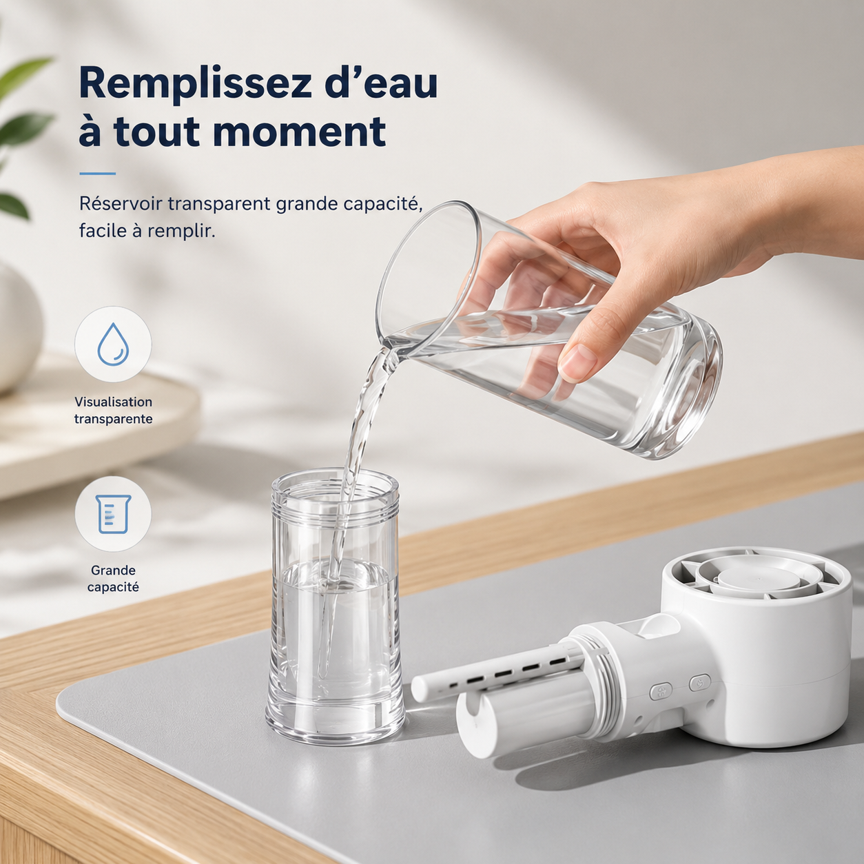 Réservoir transparent du ventilateur brumisateur Air Artic facile à remplir avec de l’eau.